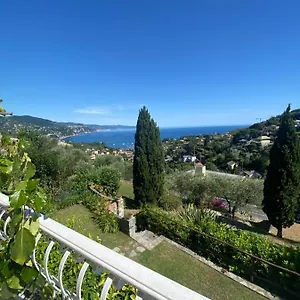 https://la-casa-di-renata.hotelitalianriviera.com